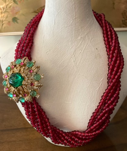 Beautiful vintage ciner - ciner, ruby